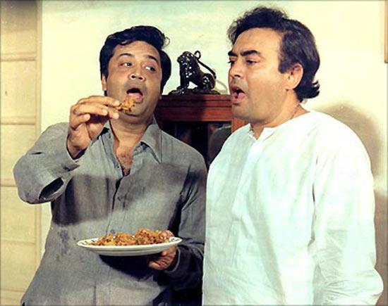 Deven Varma with Sanjeev Kumar in Angoor