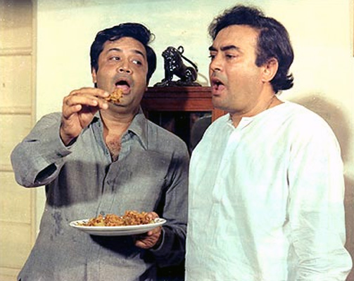 Deven Verma and Sanjeev Kumar in Angoor