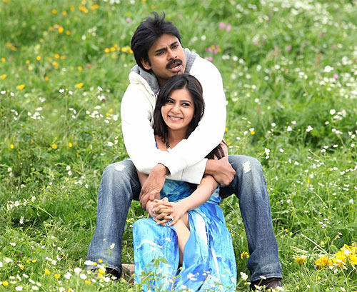 Pawan Kalyan and Samnatha in Atharintiki Daaredi