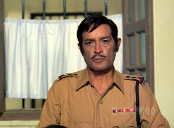 Iftekar in a lesser known Sunil Dutt-Shashi Kapoor starrer Ganga Aur Chand