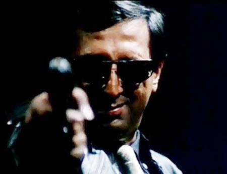 Tinnu Anand debuted as an actor in Kamal Hasaan's Pushpak.