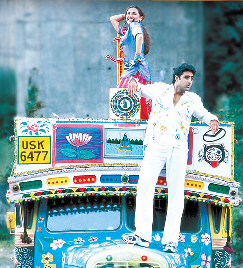 Rani Mukerji and Abhishek Bachchan in Bunty Aur Babli