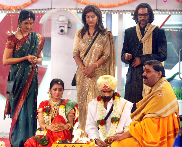 Arun Sagar (top right)