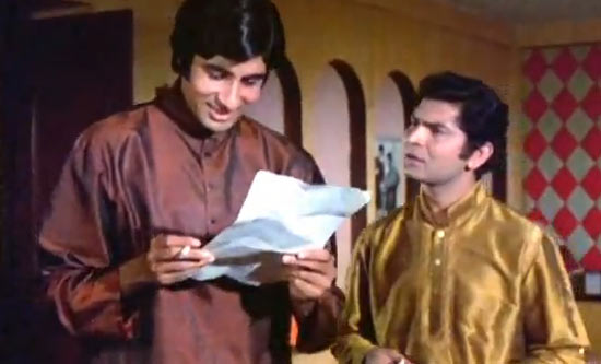 Amitabh Bachchan and Asrani in Abhimaan