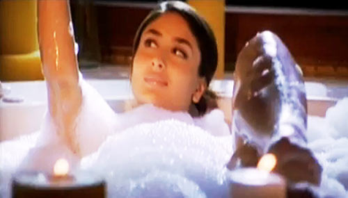 Kareena Kapoor in Bewafaa