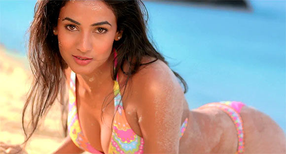 Sonal Chauhan in 3G