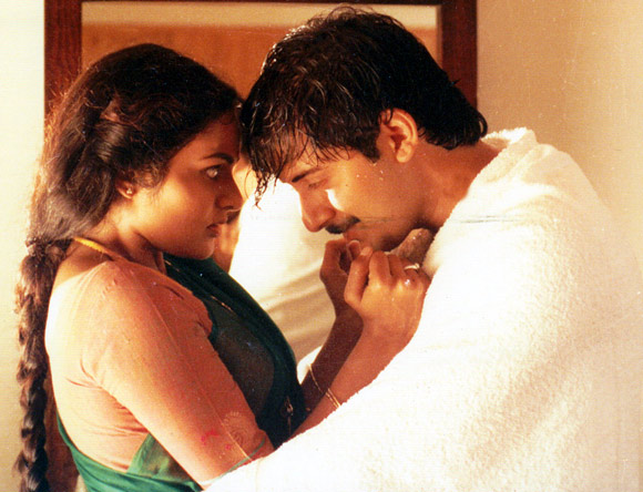Madhoo and Arvind Swamy in Roja