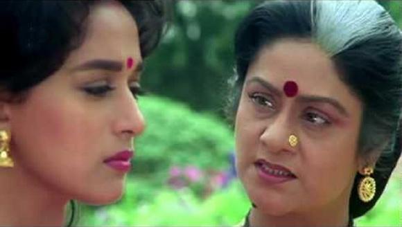 MAdhuri Dixit and Aruna Irani in Beta