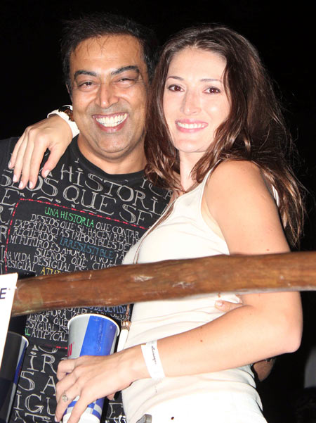 Vindu Dara Singh with wife Dina Umarova