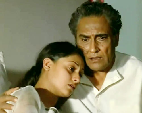 Jaya Bachchan and Ashok Kumar in Mili