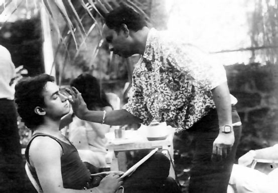 Shashikant Mhatre with Aamir Khan during the shooting of Dil