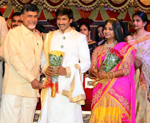 N Chandrababu Naidu with Gopichand and Reshma