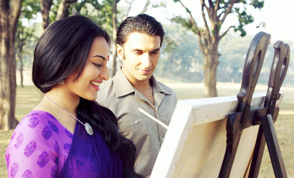 Sonakshi Sinha and Ranveer Singh in Lootera, which had a lilting background score composed by Amit Trivedi.