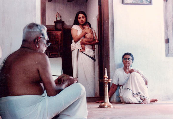 Urmila Unni and Aranmula Ponnamma in Kathapurushan