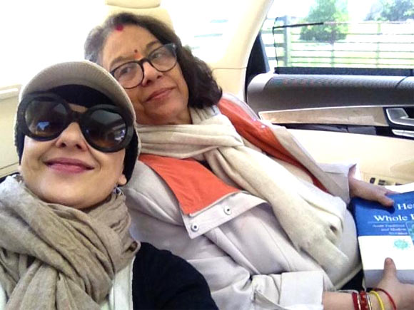Manisha Koirala with mother