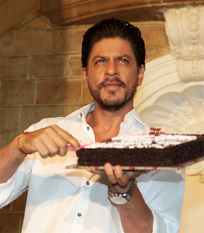 First Look: SRK's birthday cake - Rediff.com