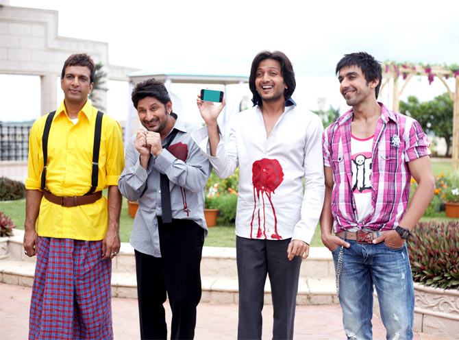 Javed Jaffrey, Arshad Warsi, Riteish Deshmukh and Ashish Chaudhary in Dhamaal