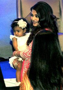 Aishwarya Rai Bachchan with Aaradhya