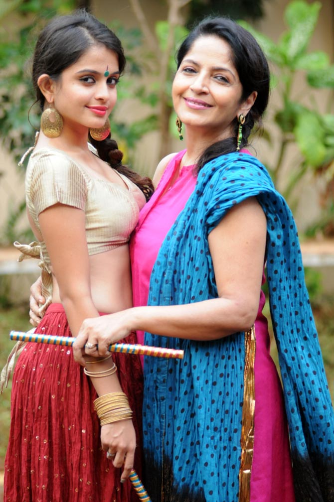 Sheena Shahabadi with Sadhana Singh