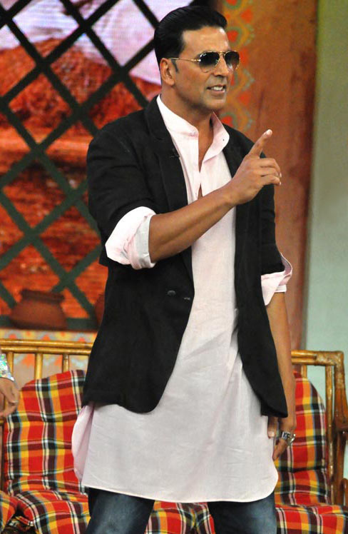 Akshay Kumar on the sets of Comedy Nights with Kapil