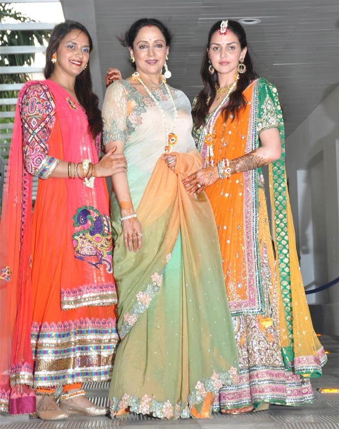 Hema Malini with her daughters Ahana and Esha Deol