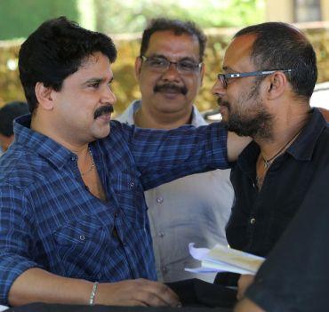 Dileep and Lal Jose on the sets of Ezhu Sundara Rathrikal