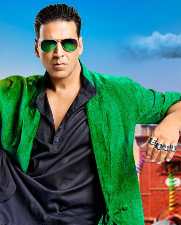Akshay Kumar Creates Frenzy At Fan Screening Of Boss  Bollywood Hungama