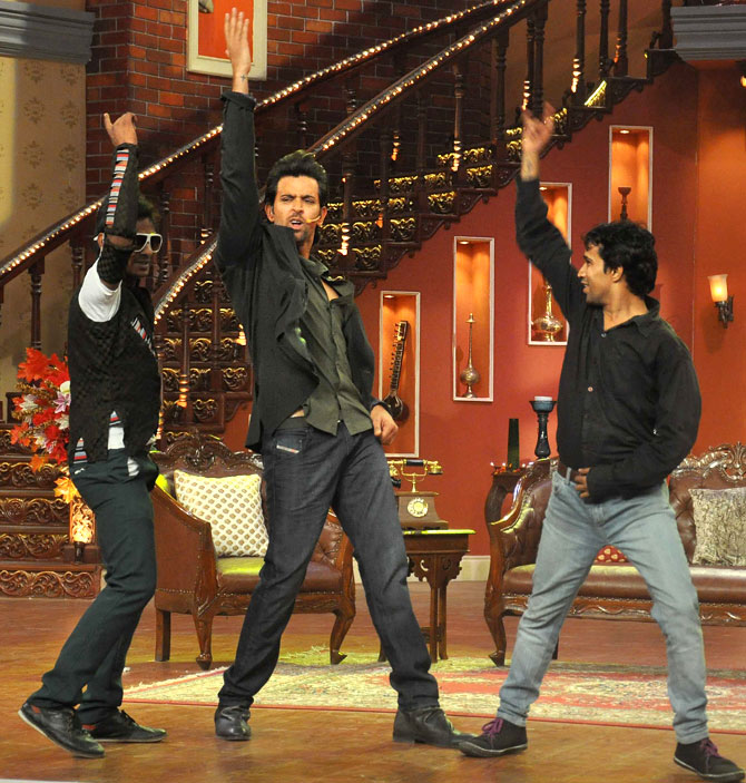 Hrithik Roshan with his fans on Comedy Nights with Kapil Sharma
