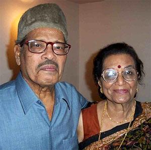 Manna Dey with his wife Sulochana