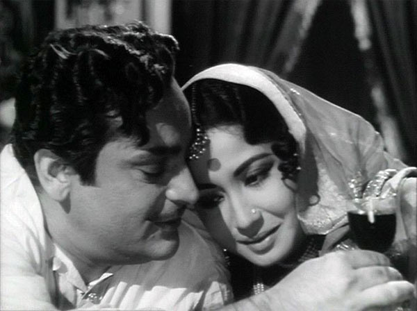 Rehman and Meena Kumari in Sahib Bibi Aur Ghulam