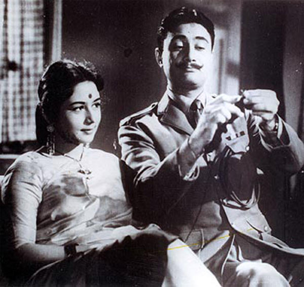 Nanda and Dev Anand in Hum Dono