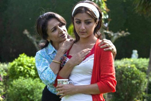 Sharmila Tagore and Soha Ali Khan in Life Goes On