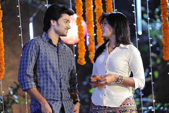 Sumanth Ashwin and Eesha in Anthaka Mundu Aa Tharavatha