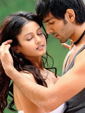 Mishti and Karthik in Kaanchi