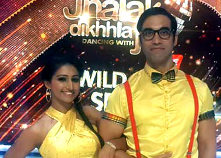 Kushal Punjabi with choreographer Mohena on Jhalak Dikhhla Jaa