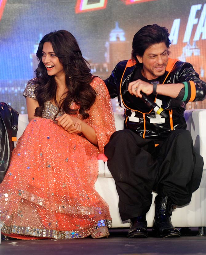 Shah Rukh Khan and Deepika at the trailer launch of Happy New Year