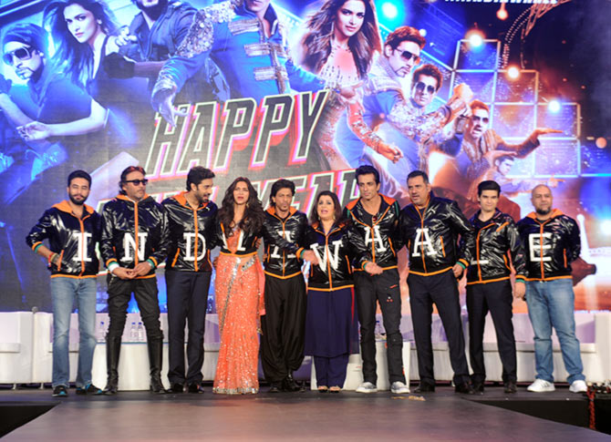 Shekhar Ravjiani, Jackie Shroff, Abhishek Shroff, Deepika Padukone, Shha Rukh Khan, Farah Khan, Sonu Sood, Boman Irani, Vivaan Shah, Vishal Dadlani at the trailer launch of Happy New Year