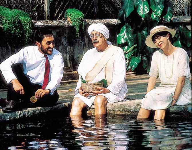 Victor Banerjee, Alec Guinness and Judy Davis in A Passage to India.