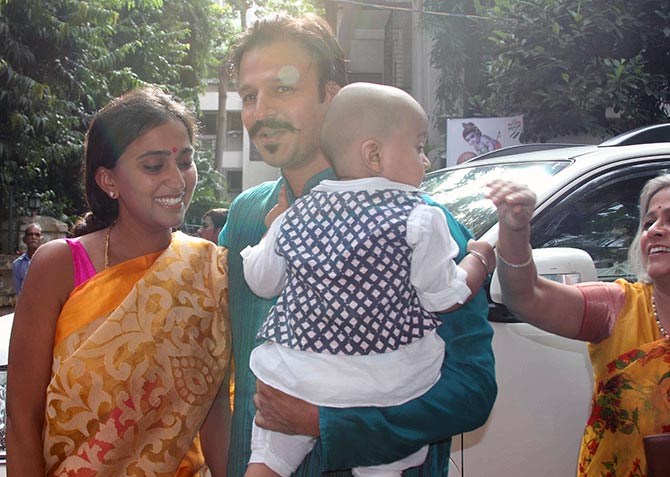 Vivek Oberoi with his family