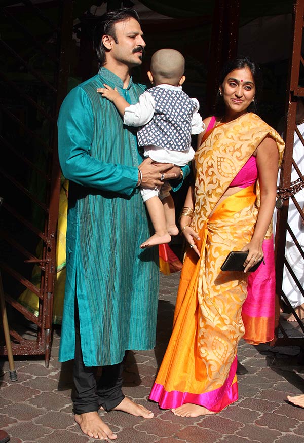 Vivek Oberoi with his son Vivaan Veer and wife Priyanka Alva