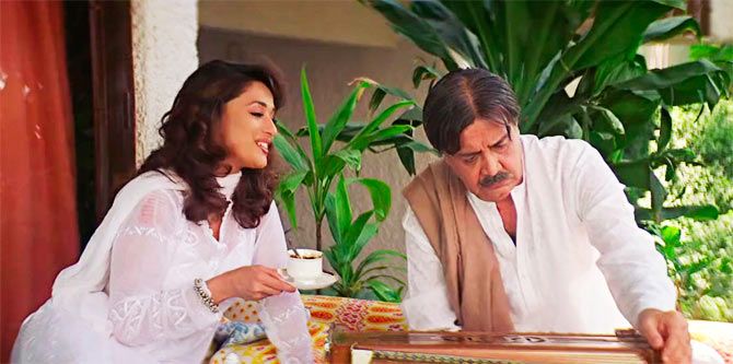 Madhuri Dixit and Deven Verma in Dil Toh Pagal Hai