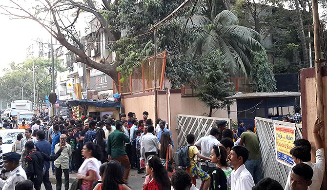 The crowds at the entrance