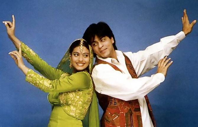 Kajol and Shah Rukh Khan in Mehndi Lagake Rakhna