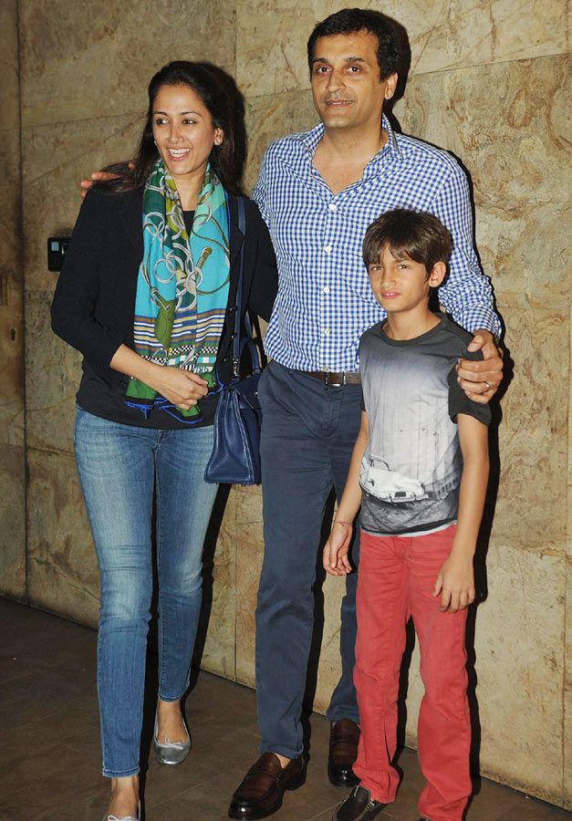Gayatri Joshi with Vikas Oberoi and son Vihaan