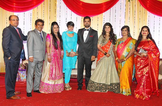 Capt Manohar Trikannad, Pradeep Bandekar, Payal, Mandira, Prathmesh, Samhita, Panna, Lalana