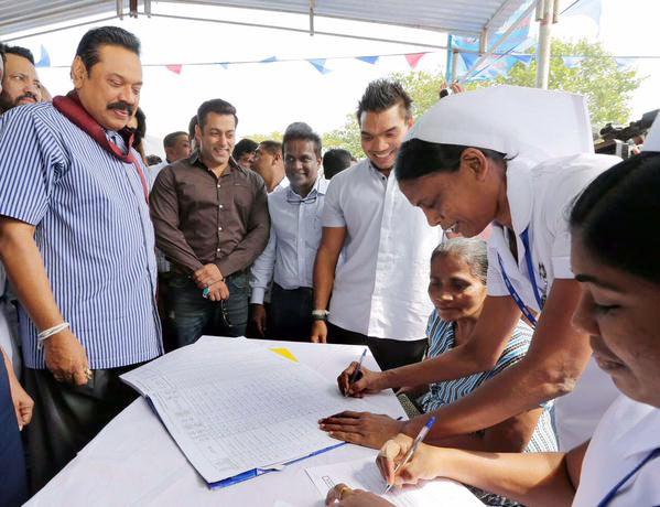 Salman Khan with Sri Lankan President Mahinda Rajapaksa