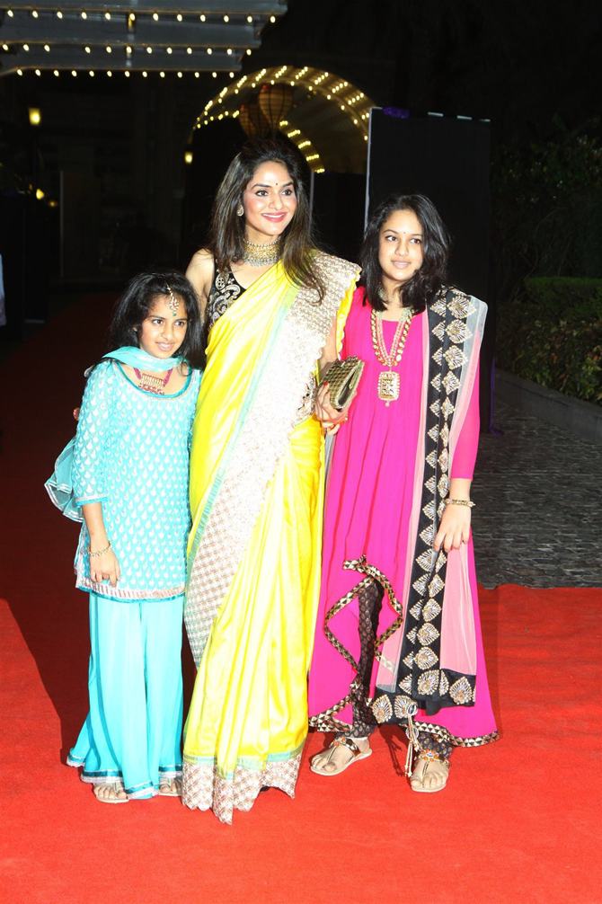 Madhoo Shah with daughters