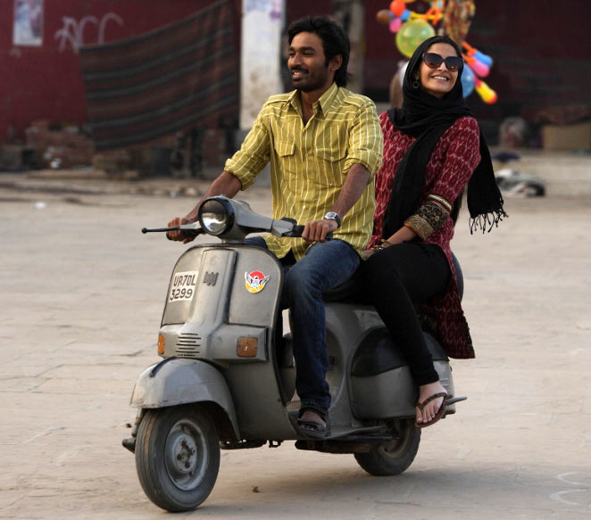 Dhanush and Sonam Kapoor in Raanjhanaa