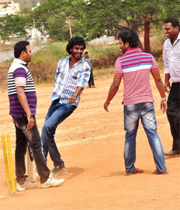 Movie still from Kwatle Sathisha