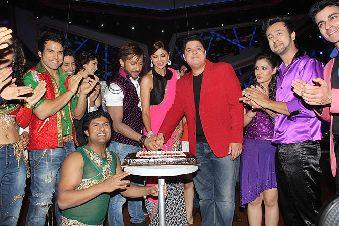 Nach Baliye 6 contestant along with judges Shilpa Shetty Kundra, Sajid Khan, Terence Lewis 